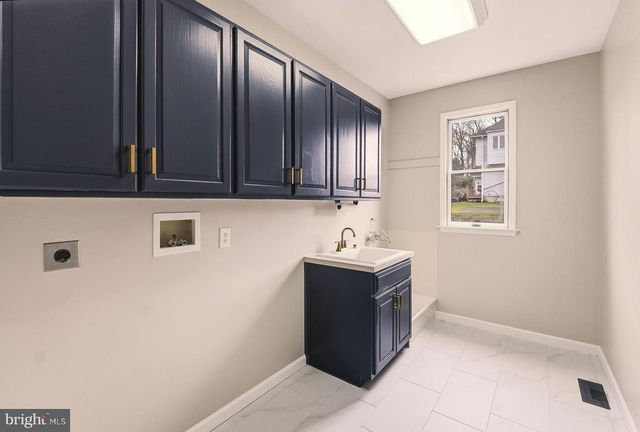 2243 OAKWOOD CT, Fogelsville, PA 18051