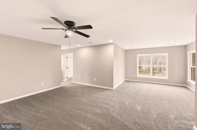 2243 OAKWOOD CT, Fogelsville, PA 18051