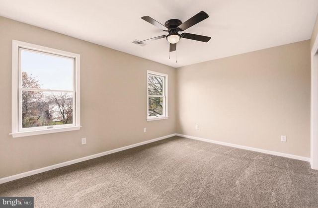 2243 OAKWOOD CT, Fogelsville, PA 18051