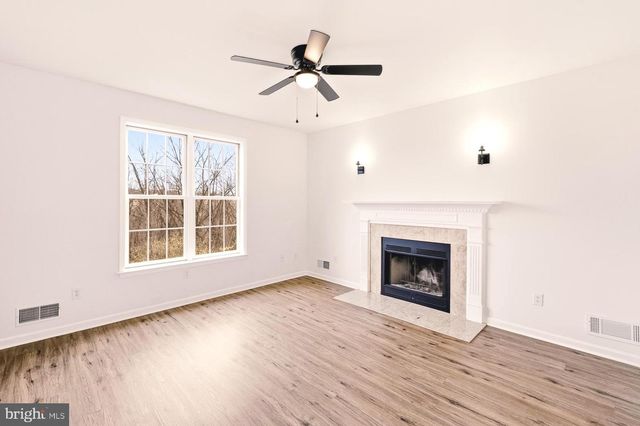 2243 OAKWOOD CT, Fogelsville, PA 18051