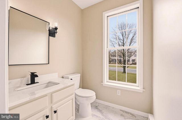 2243 OAKWOOD CT, Fogelsville, PA 18051