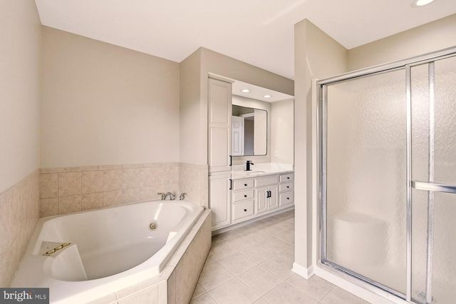 2243 OAKWOOD CT, Fogelsville, PA 18051