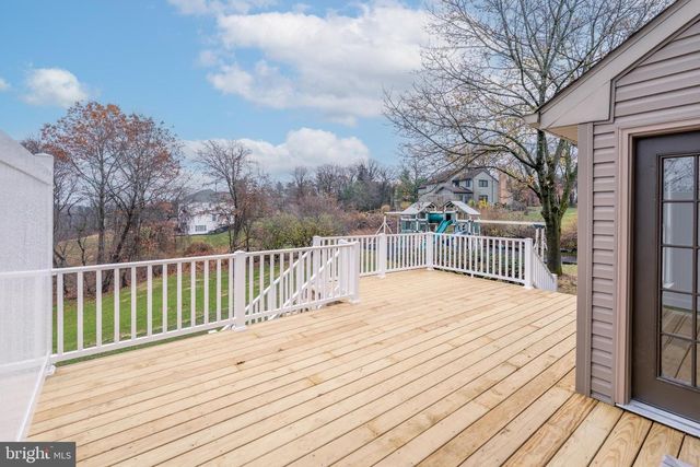 2243 OAKWOOD CT, Fogelsville, PA 18051