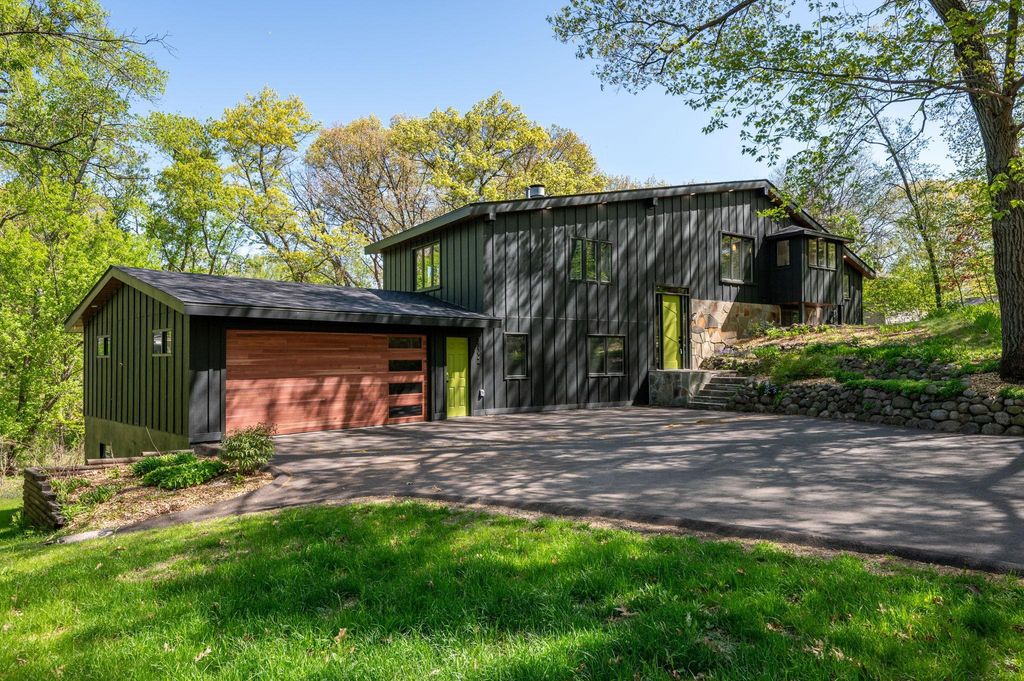 11324 Fetterly Road W, Minnetonka, MN 55305