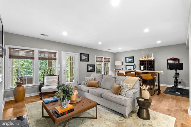 18309 BUCCANEER TER, Leesburg, VA 20176