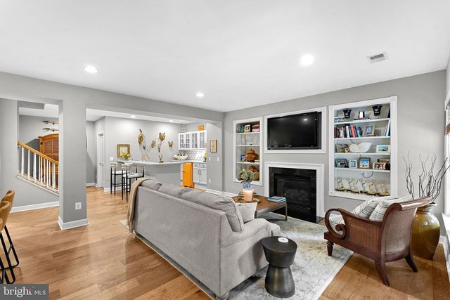 18309 BUCCANEER TER, Leesburg, VA 20176