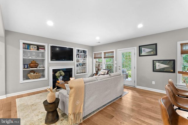 18309 BUCCANEER TER, Leesburg, VA 20176