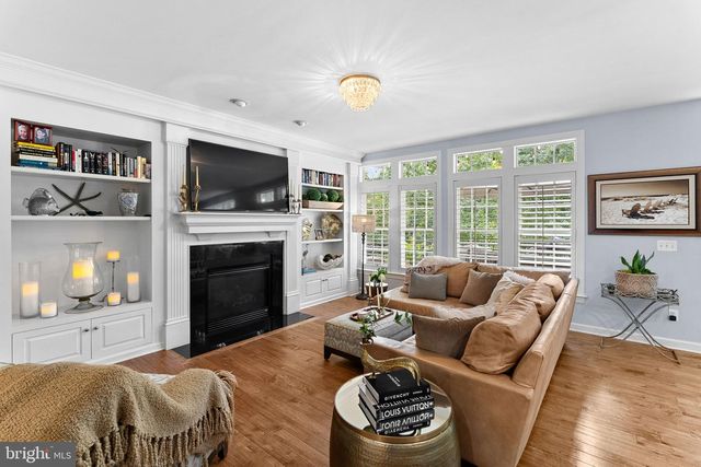 18309 BUCCANEER TER, Leesburg, VA 20176