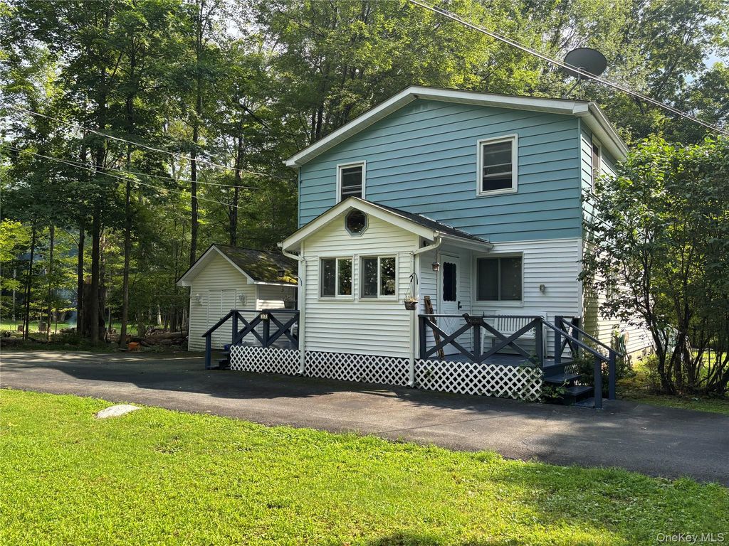 32 Yarwood Road, Pine Bush, NY 12566