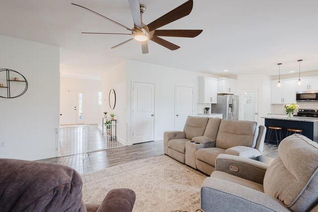 142 Waco Heights, Waco, KY 40385