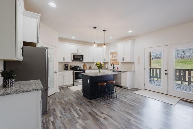 142 Waco Heights, Waco, KY 40385