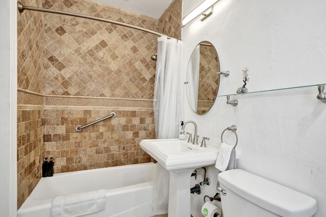 530 NE 11th Avenue, Fort Lauderdale, FL 33301