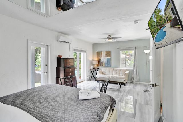 530 NE 11th Avenue, Fort Lauderdale, FL 33301