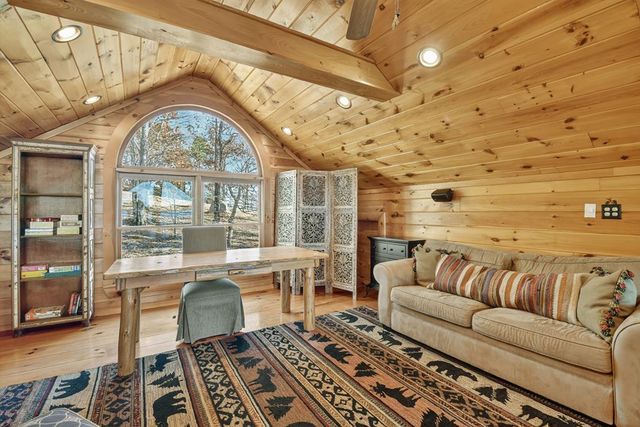 180 Cinnamon Bear Road, Mineral Bluff, GA 30559