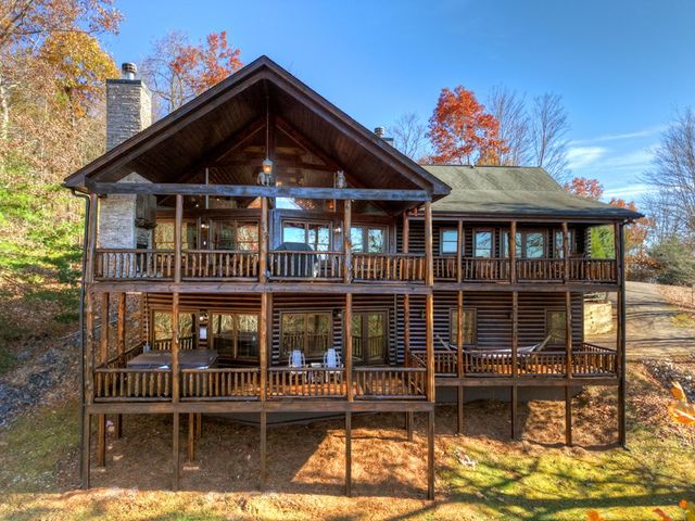 180 Cinnamon Bear Road, Mineral Bluff, GA 30559