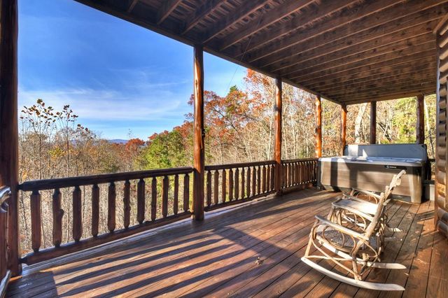 180 Cinnamon Bear Road, Mineral Bluff, GA 30559