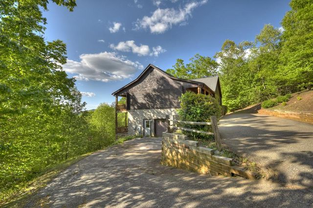 180 Cinnamon Bear Road, Mineral Bluff, GA 30559