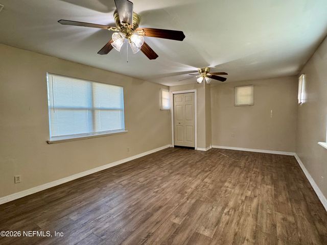 2057 GLEN GARDNER Drive, Jacksonville, FL 32246