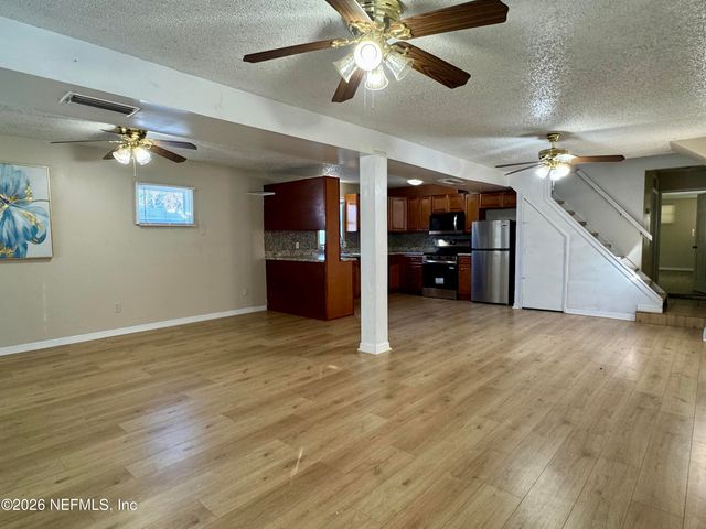 2057 GLEN GARDNER Drive, Jacksonville, FL 32246