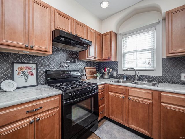 2305 Bellemeade Avenue, Evansville, IN 47714