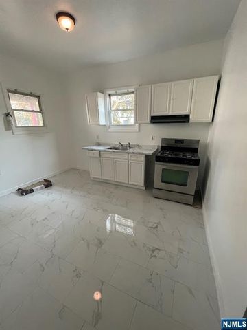 569 Broadway, Paterson, NJ 07514