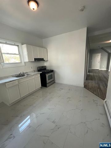 569 Broadway, Paterson, NJ 07514