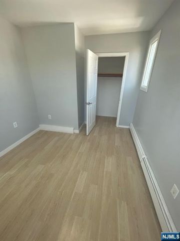 569 Broadway, Paterson, NJ 07514