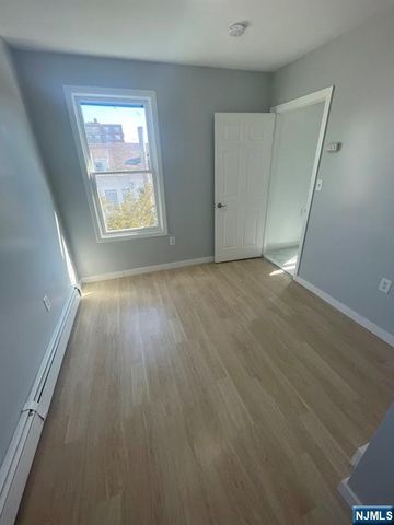 569 Broadway, Paterson, NJ 07514