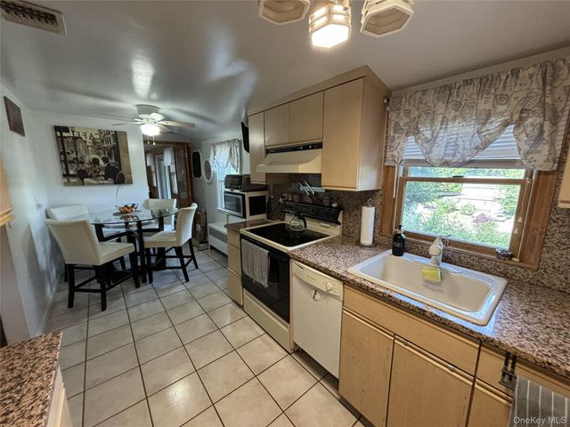 145 Arthur Avenue, Thornwood, NY 10594