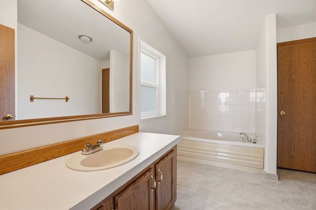 8325 E Lindgren St, Spokane, WA 99217