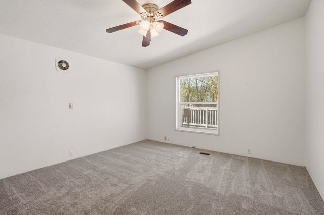 8325 E Lindgren St, Spokane, WA 99217