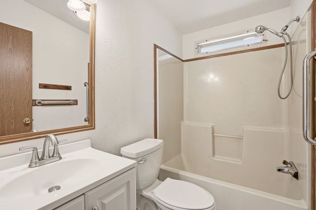 8325 E Lindgren St, Spokane, WA 99217