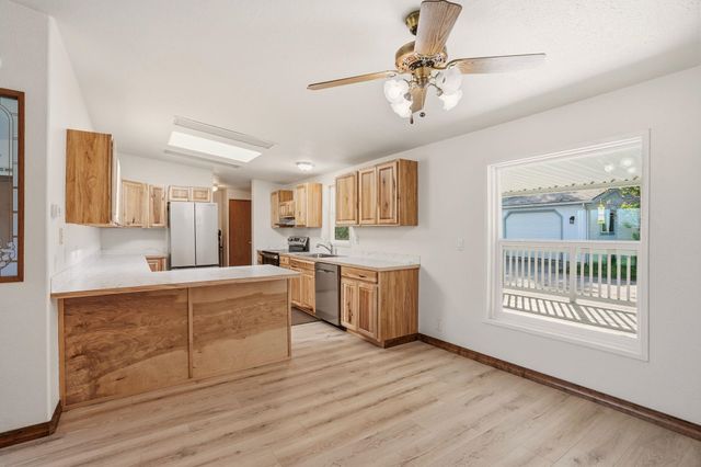 8325 E Lindgren St, Spokane, WA 99217