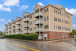 18 Harbor Ave Apt 103, Nashua, NH 03060