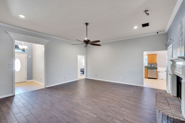 904 Martin, Italy, TX 76651