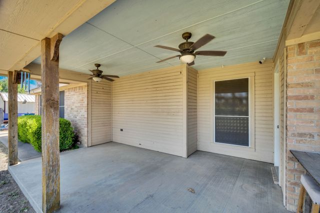 904 Martin, Italy, TX 76651
