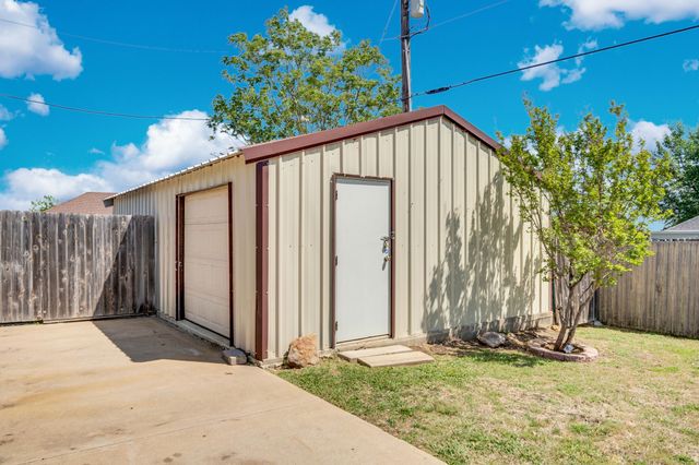 904 Martin, Italy, TX 76651