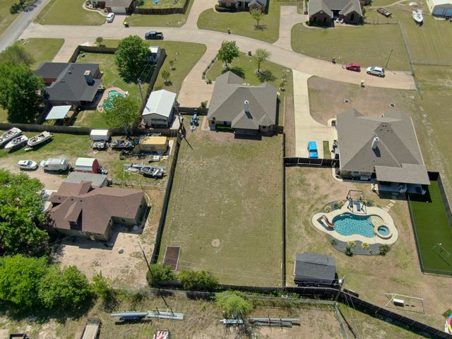904 Martin, Italy, TX 76651