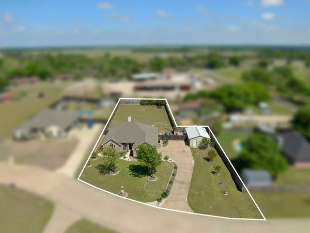 904 Martin, Italy, TX 76651
