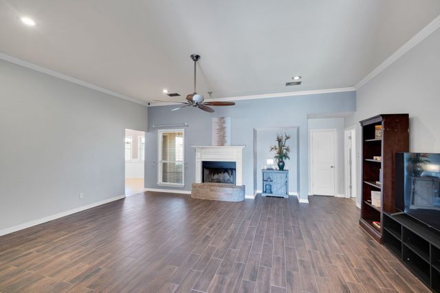 904 Martin, Italy, TX 76651