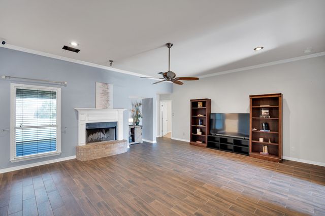 904 Martin, Italy, TX 76651