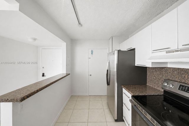 2016 Bay Dr 504, Miami Beach, FL 33141