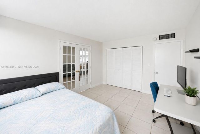 2016 Bay Dr 504, Miami Beach, FL 33141