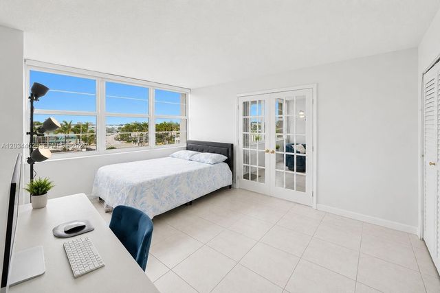 2016 Bay Dr 504, Miami Beach, FL 33141