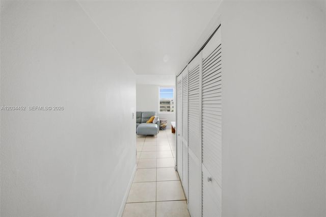 2016 Bay Dr 504, Miami Beach, FL 33141