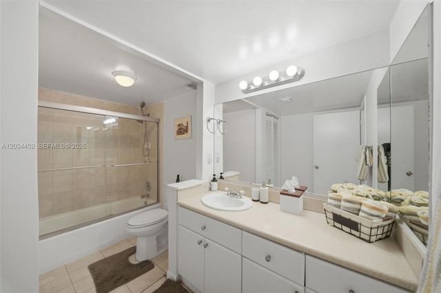 2016 Bay Dr 504, Miami Beach, FL 33141
