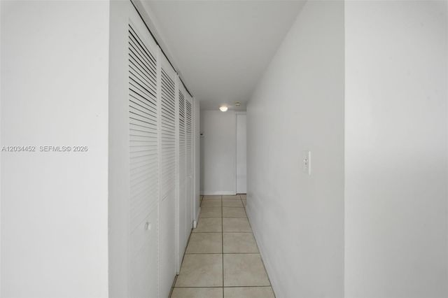 2016 Bay Dr 504, Miami Beach, FL 33141