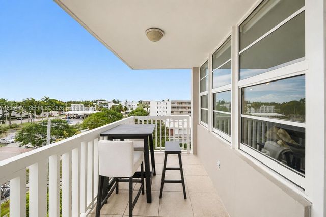 2016 Bay Dr 504, Miami Beach, FL 33141