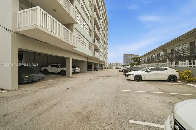 2016 Bay Dr 504, Miami Beach, FL 33141