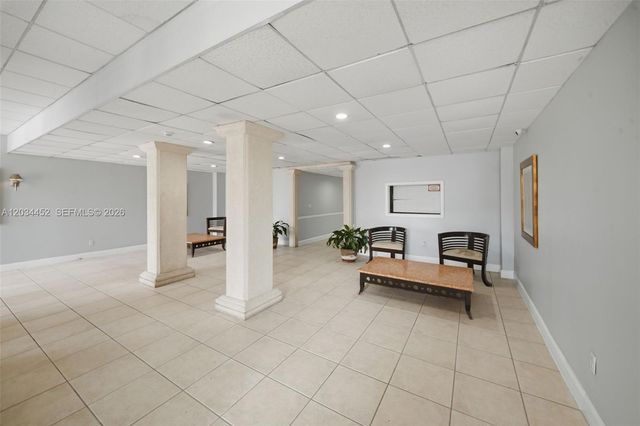 2016 Bay Dr 504, Miami Beach, FL 33141